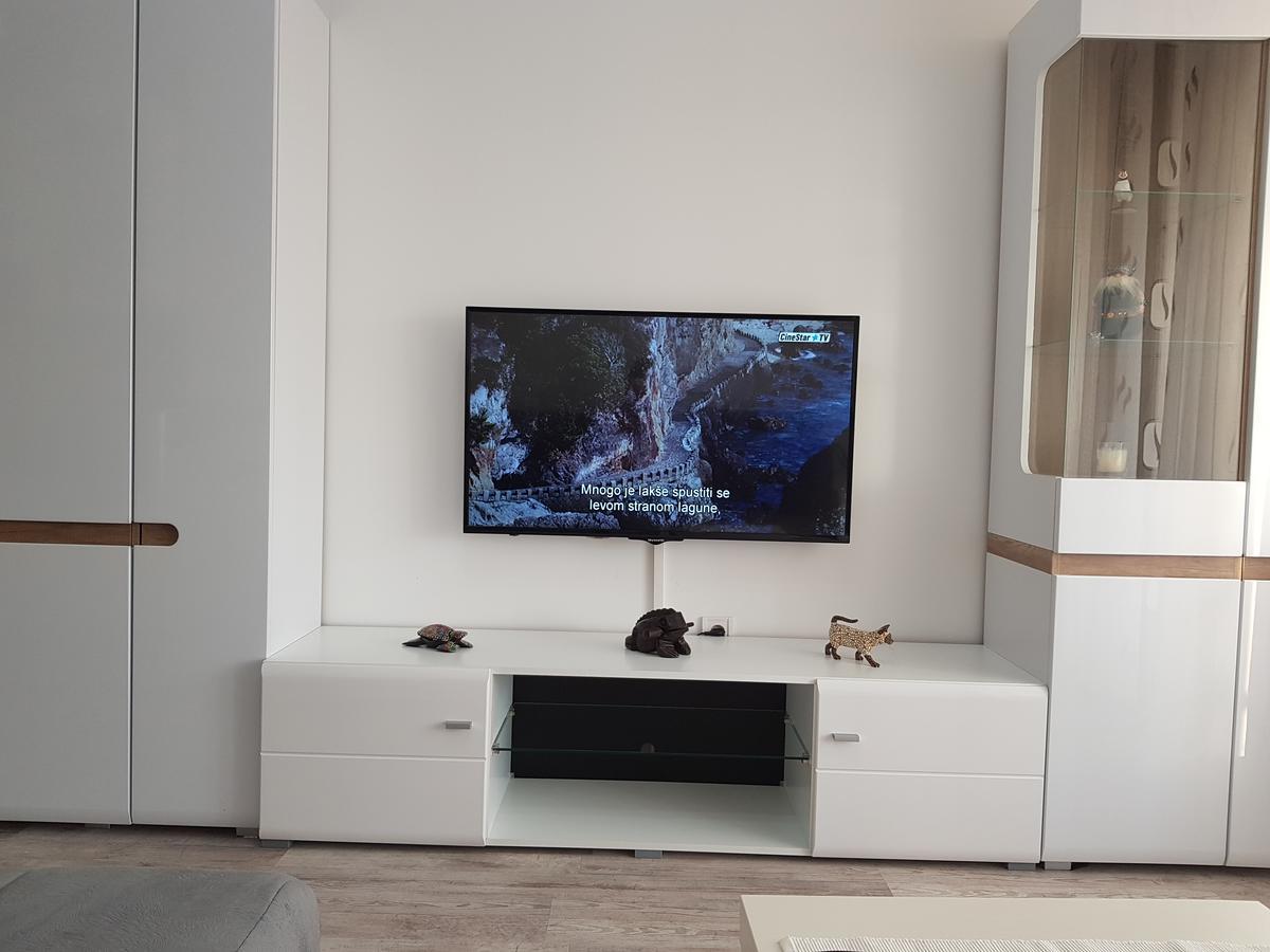 Preziosa Apartment โนวีซาด ภายนอก รูปภาพ
